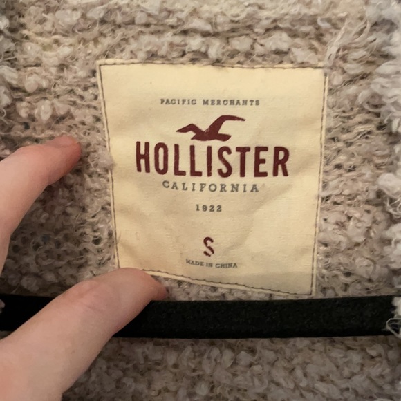 Hollister small cardigan fuzzy sweater - Picture 2 of 3